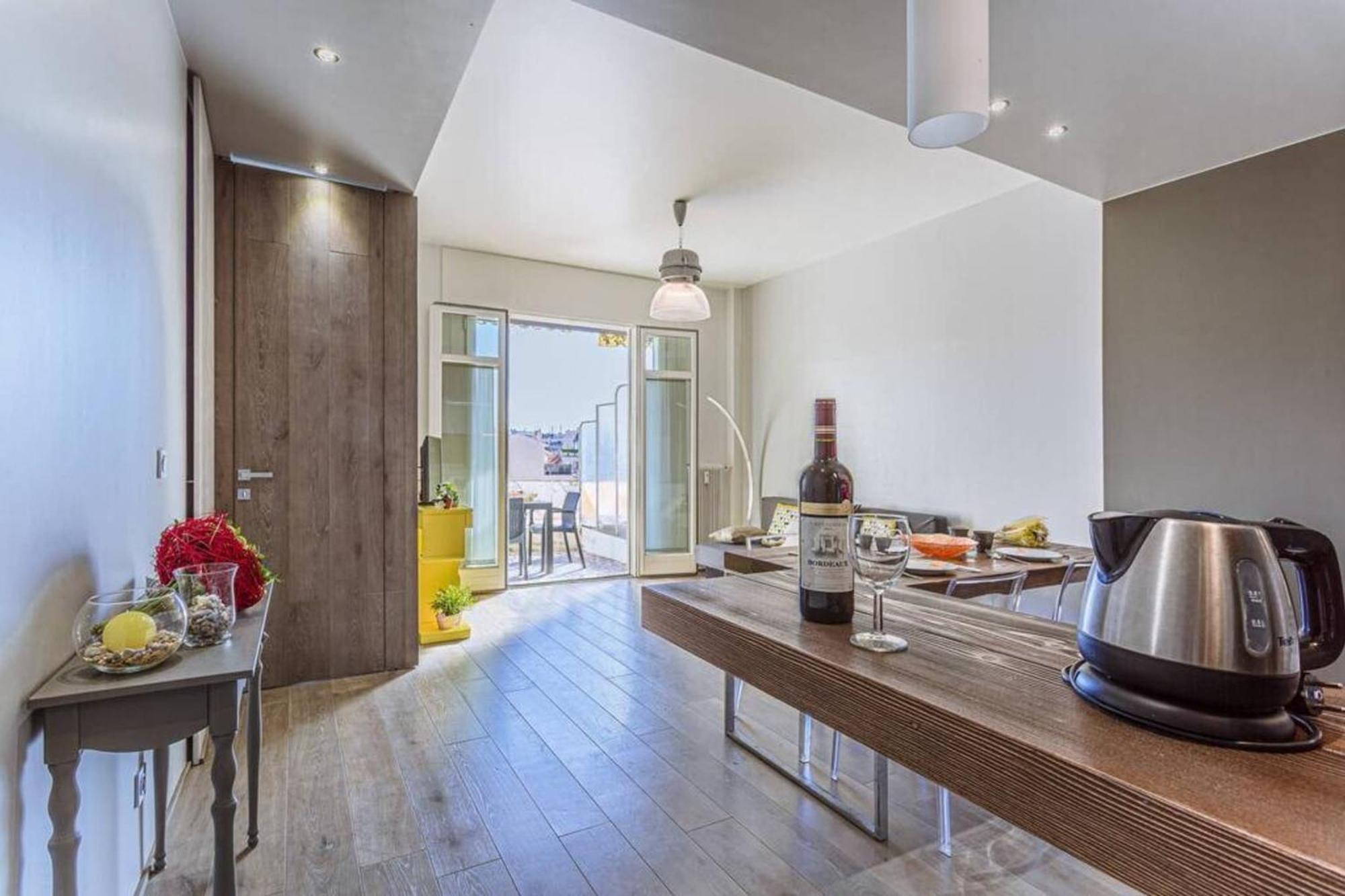Apartment Fleurs 22 - Center - Modern W Terrace Nizza